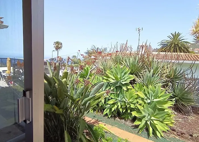 Semesterbostad Heated Pool With Sea View Tranquil Retreat At Malvasia Garden *